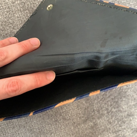 Stripped zebra purse in navy blue and beige - Picture 4 of 4